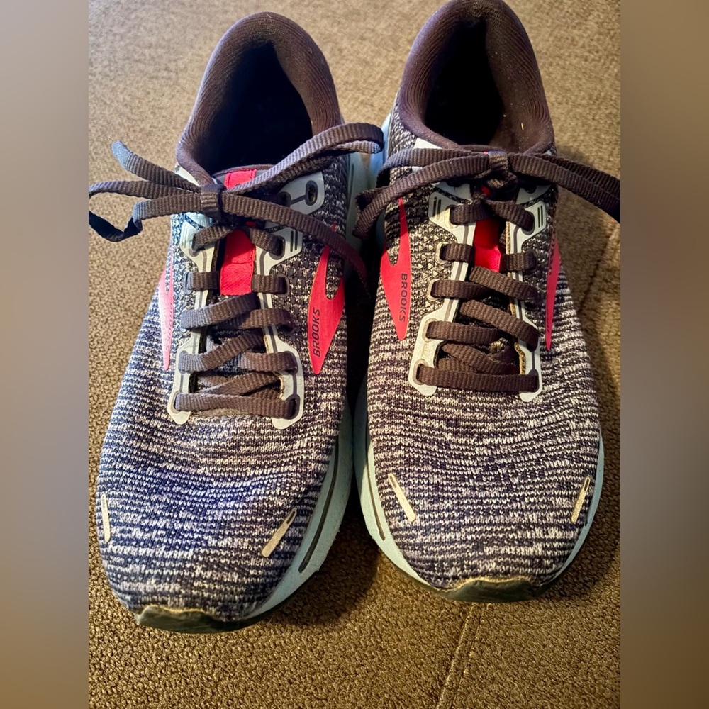 Brooks Ghost 14 navy blue sneakers